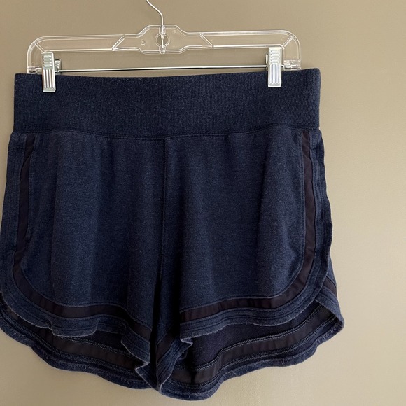 Athleta Breathe Shortie Short Navy Blue Size Medium Sheer Mesh Cutout Athletic - Picture 7 of 15